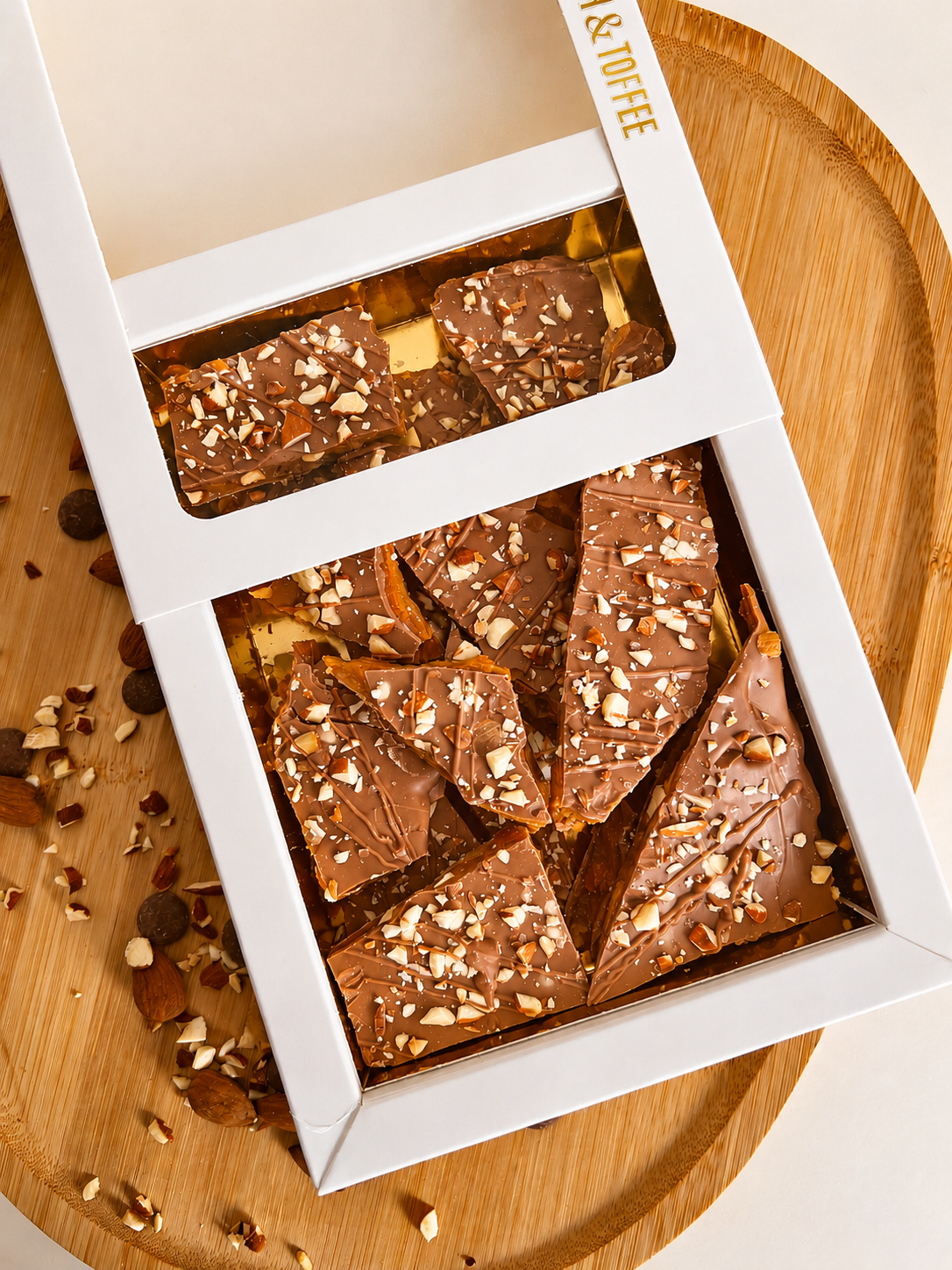 Classic Caramel Zeezout chocolade amandel toffee open box melk